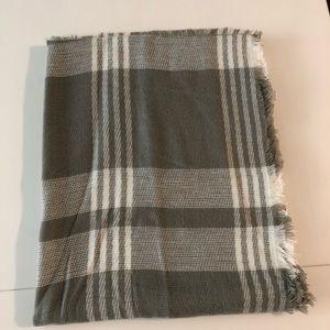 Ardene scarf. Gray. One size.